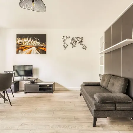 Du 12eme, Parking Gratuit Et Metro