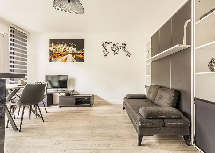 Du 12eme, Parking Gratuit Et Metro